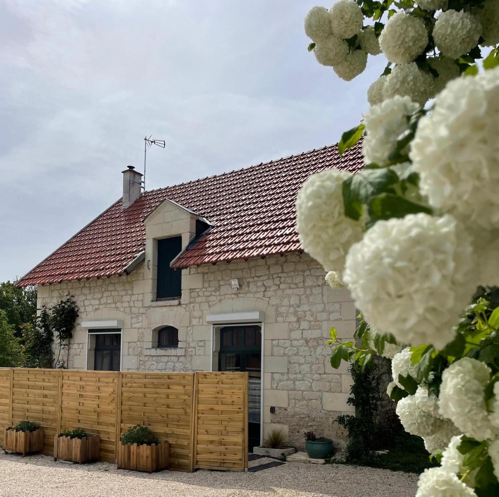 Hotel Le Relais, La Dormance, Le Bois Dormant Châteauvieux Exteriér fotografie
