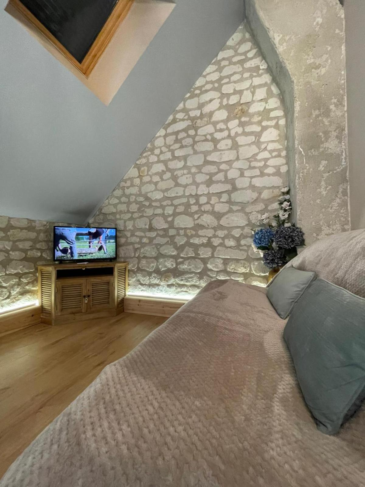 Hotel Le Relais, La Dormance, Le Bois Dormant Châteauvieux Exteriér fotografie